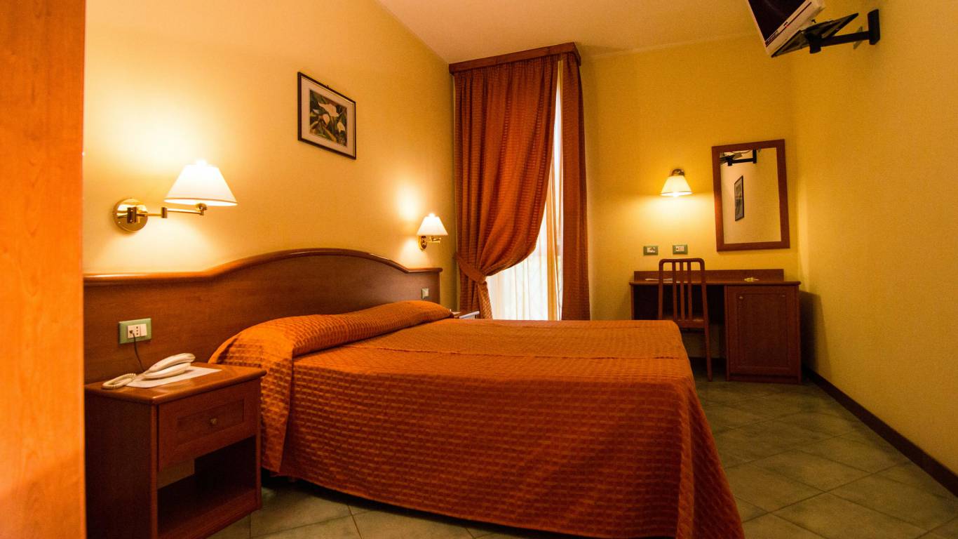 Hotel-degli-amici-artena-chambre-dus